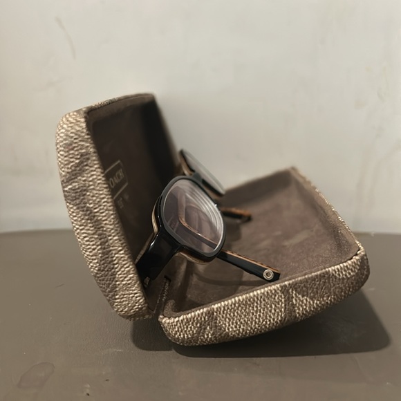 COACH-NICE PRESCRIPTION GLASSES(NEED TO REPLACE)-W/MATCHING CASE - Picture 5 of 10